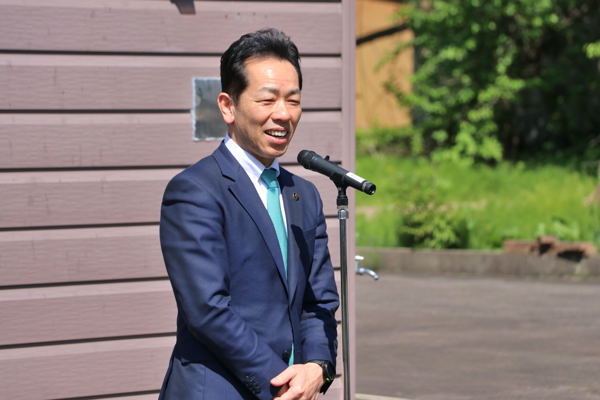 開設式で挨拶をする宮崎市長の画像