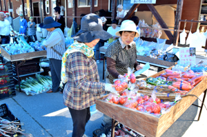 地元野菜販売の画像